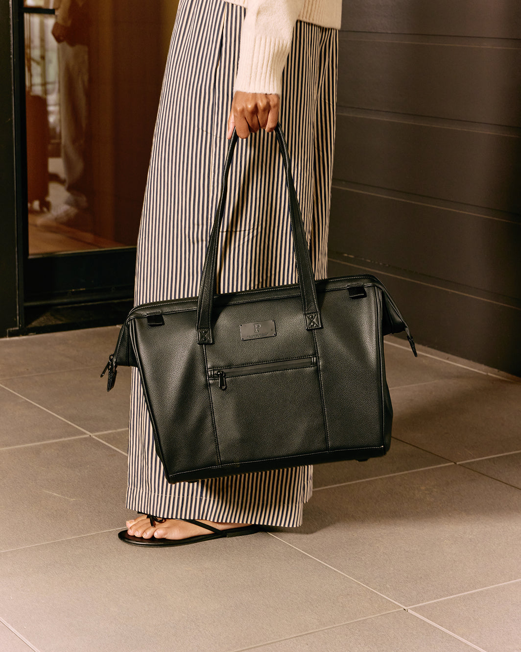 #color_black leatherlite